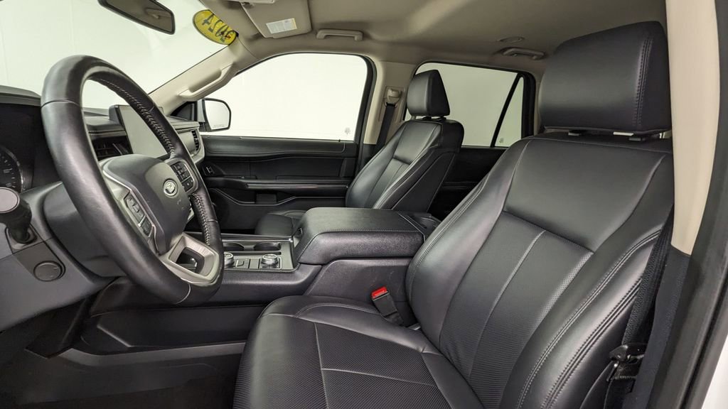 Certified 2024 Ford Expedition XLT image 2