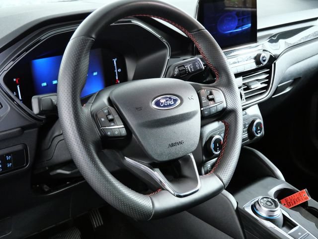Certified 2025 Ford Escape ST-Line AWD/4WD image 18