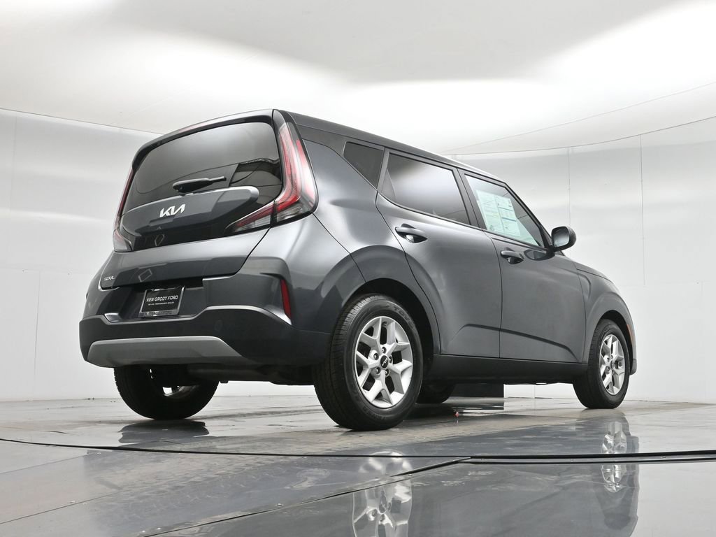 Used 2023 Kia Soul LX w/ Option Group 015 FWD image 48