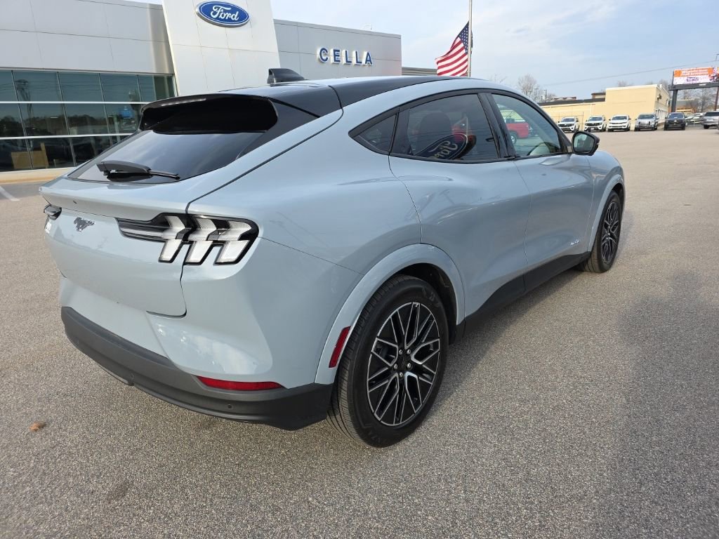 Certified 2025 Ford Mustang Mach-E Premium image 3