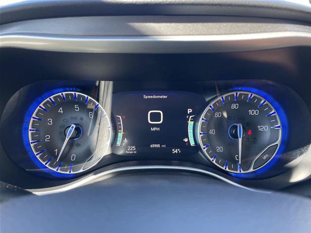Used 2024 Chrysler Pacifica Touring-L FWD image 15