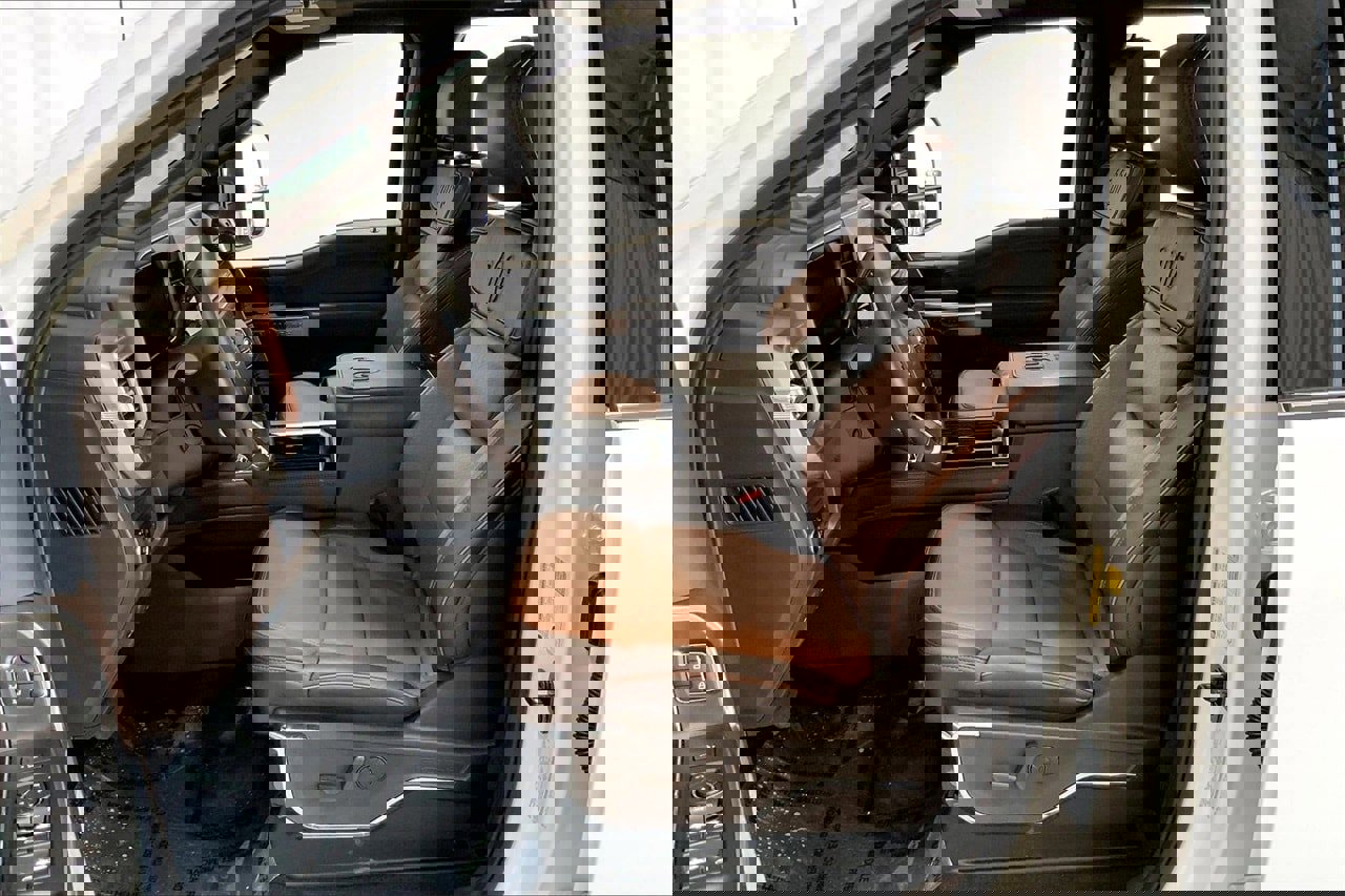 Certified 2025 Ford F350 King Ranch image 19