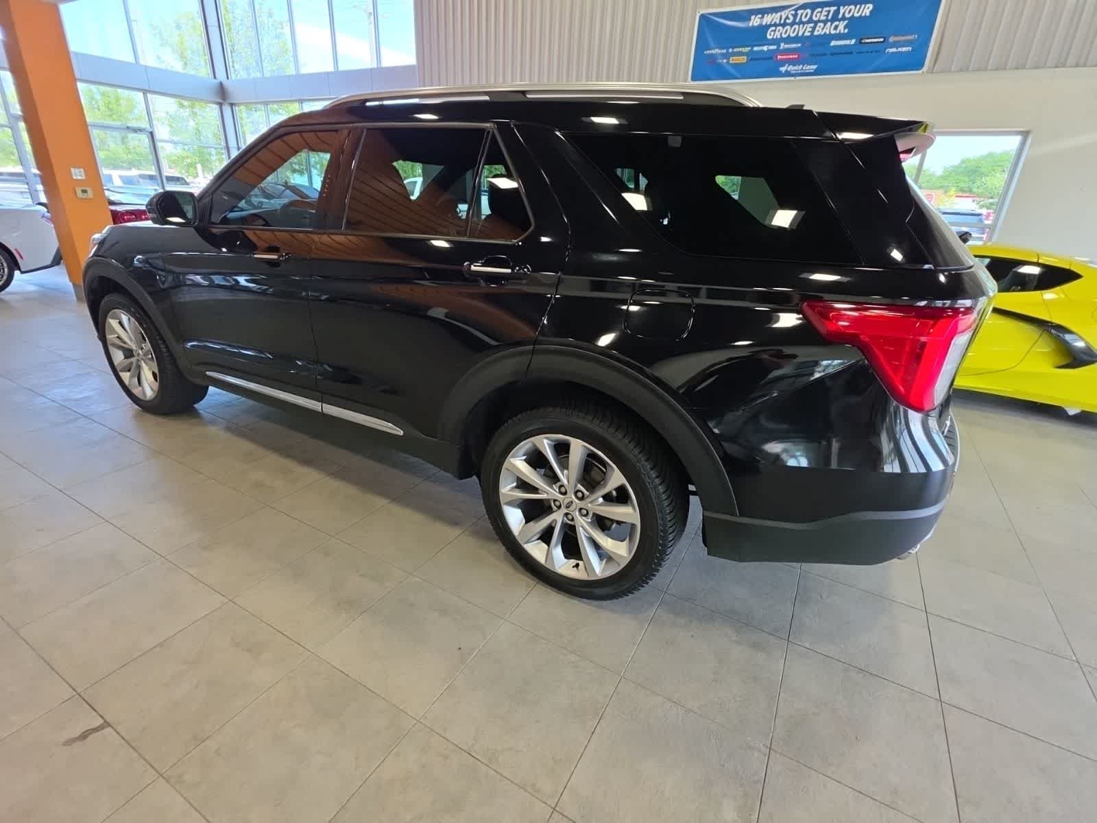 Certified 2022 Ford Explorer Platinum w/ Equipment Group 601A AWD/4WD image 12