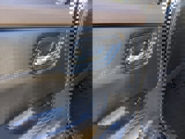 Used 2023 Nissan Rogue SV w/ SV Premium Package image 26