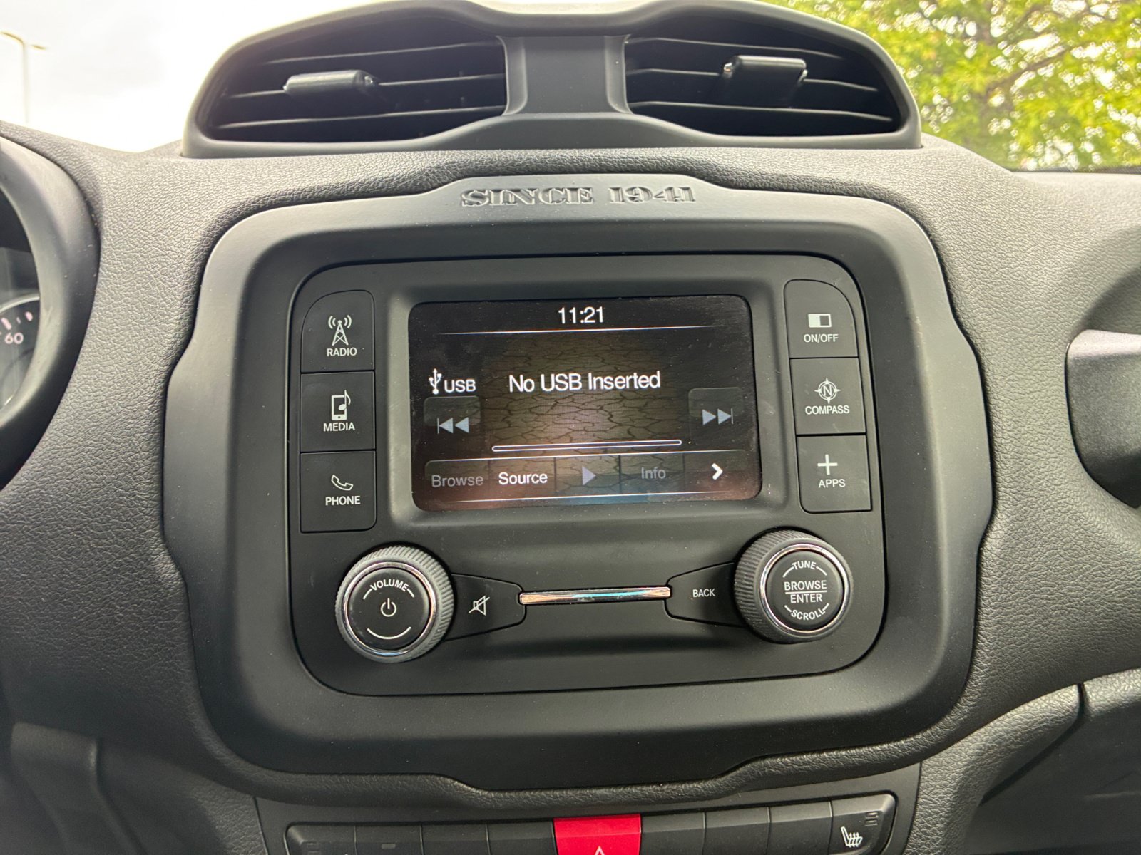 Used 2017 Jeep Renegade Latitude w/ Cold Weather Group AWD/4WD image 12