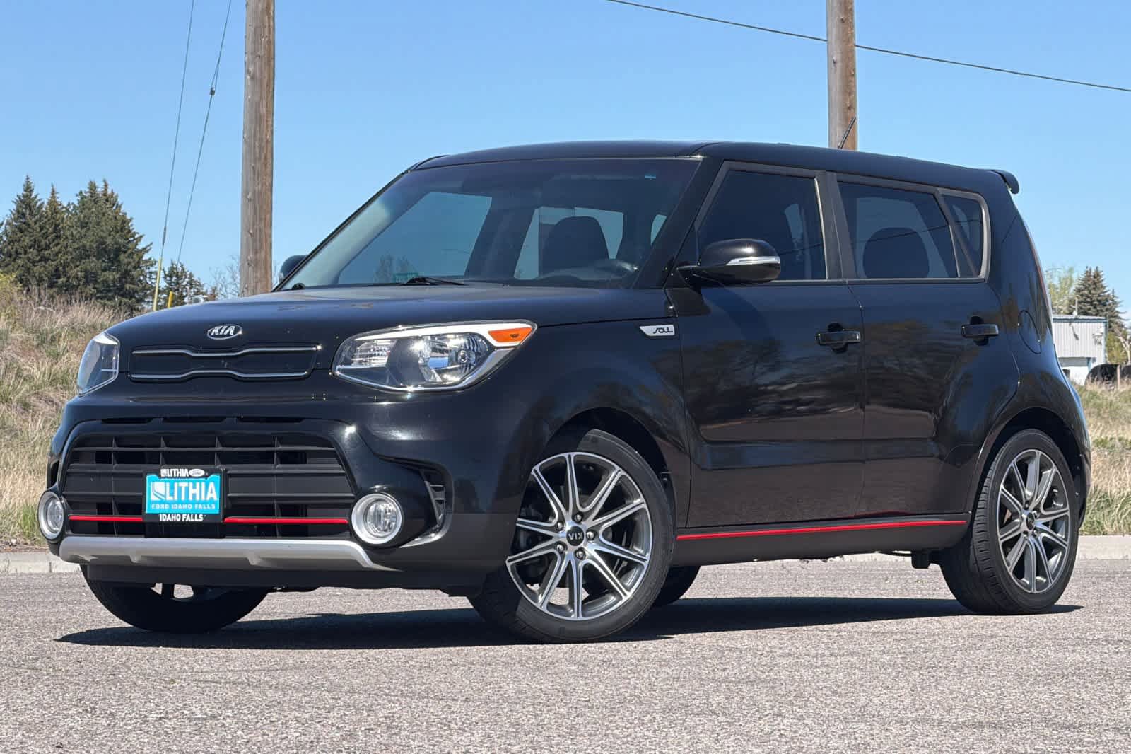 Used 2018 Kia Soul ! FWD image 1