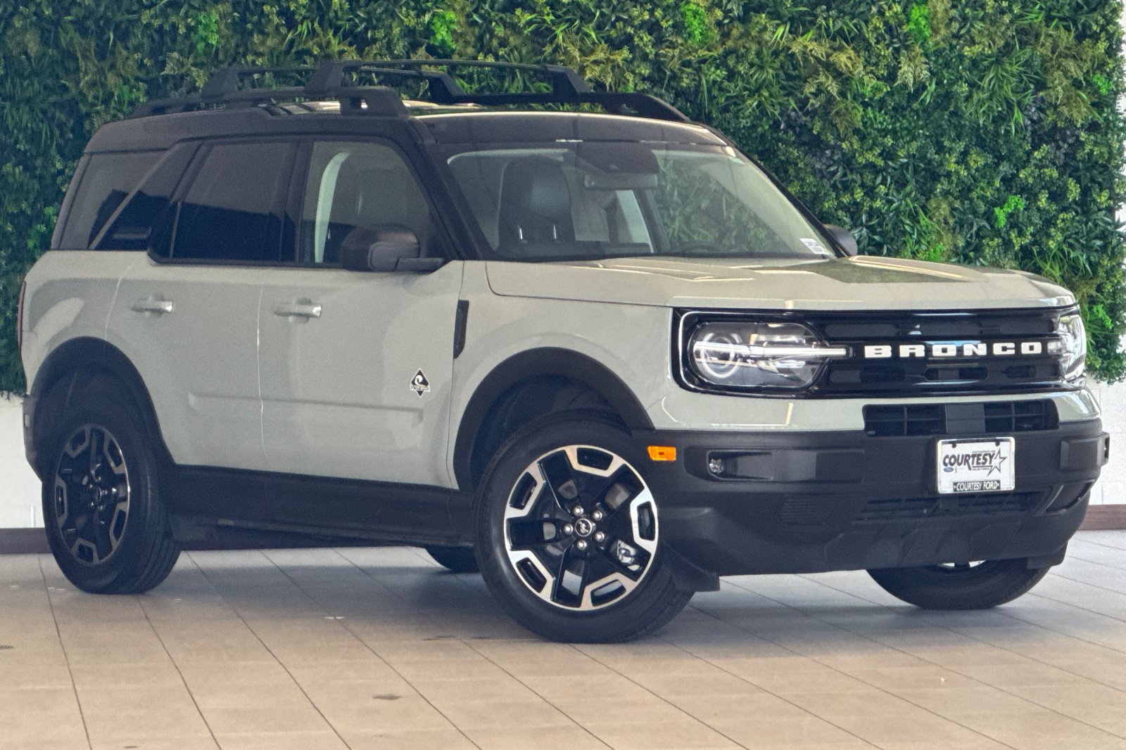 Certified 2022 Ford Bronco Sport Outer Banks image 1