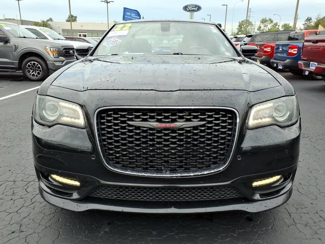 Used 2022 Chrysler 300 S w/ Comfort Group RWD image 2