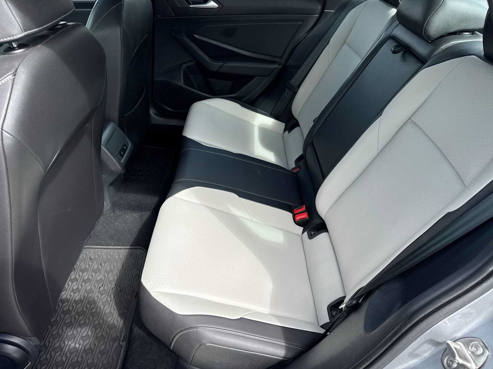 Used 2020 Volkswagen Jetta R-Line FWD image 20