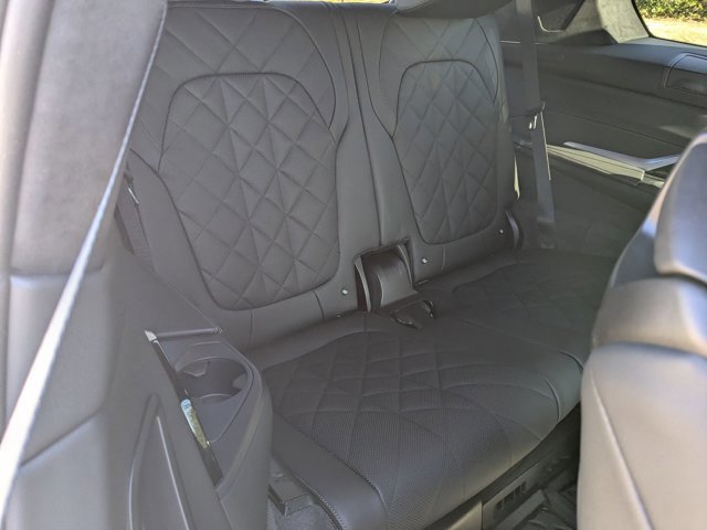 Used 2025 BMW X7 xDrive40i w/ M Sport Package image 37