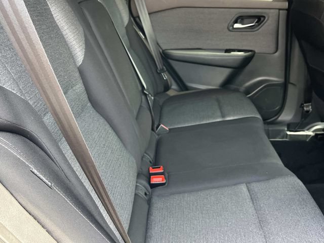 Used 2022 Nissan Rogue SV FWD image 26