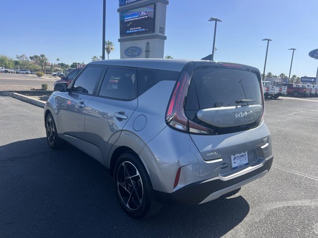 Used 2025 Kia Soul EX FWD image 7
