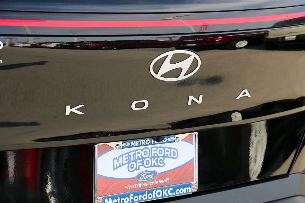 Used 2025 Hyundai Kona SEL image 8