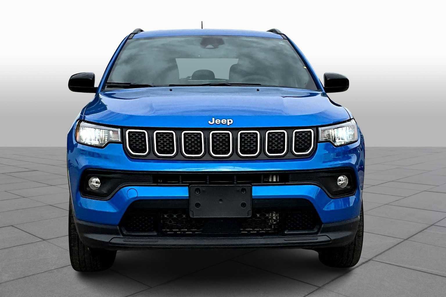 Used 2024 Jeep Compass Latitude w/ Convenience Group image 6
