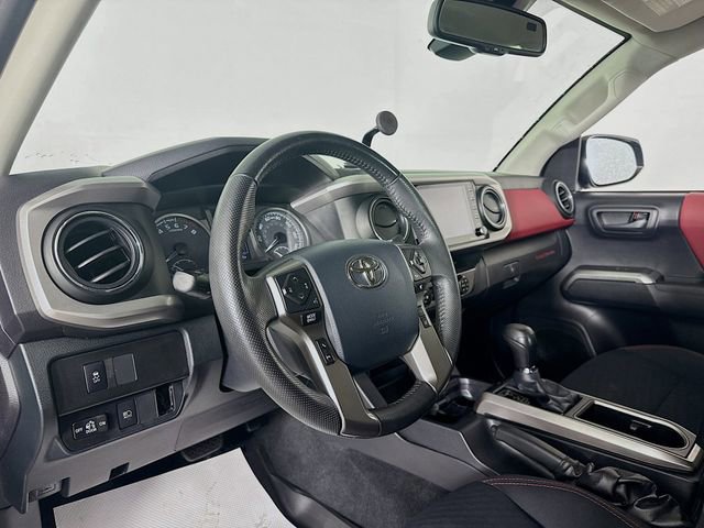 Used 2020 Toyota Tacoma SR5 image 9