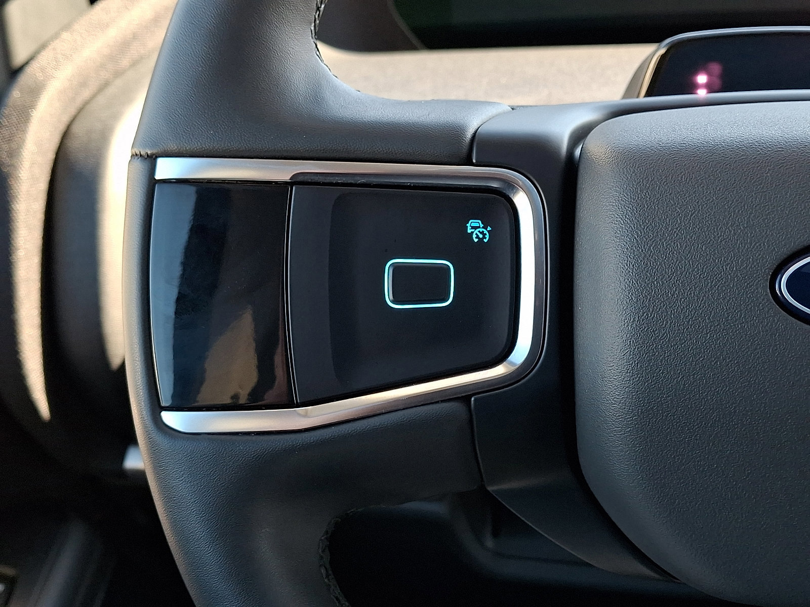 Certified 2025 Ford Expedition Active image 23