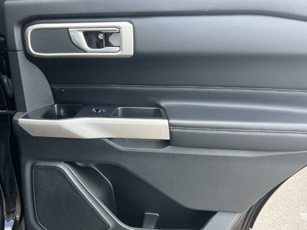 Certified 2022 Ford Explorer XLT RWD image 28