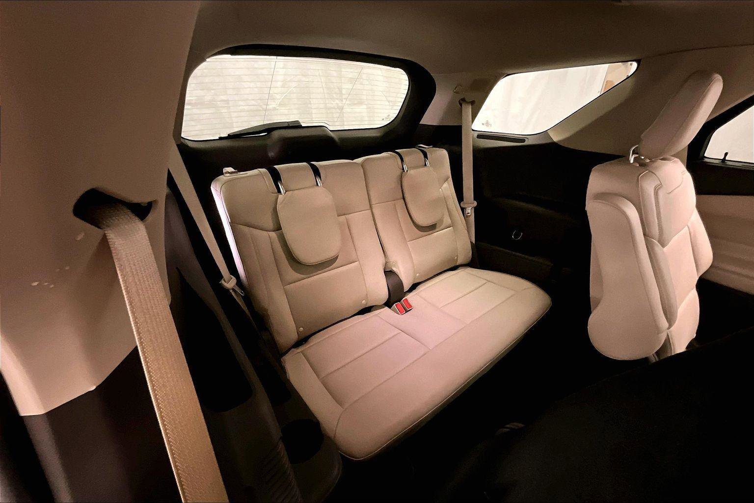 Certified 2020 Ford Explorer Platinum w/ Premium Technology Package image 27