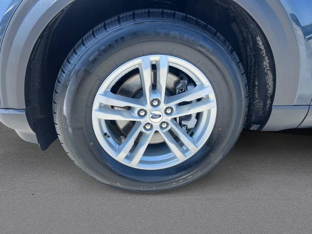 Certified 2023 Ford Explorer XLT w/ Equipment Group 202A RWD image 9