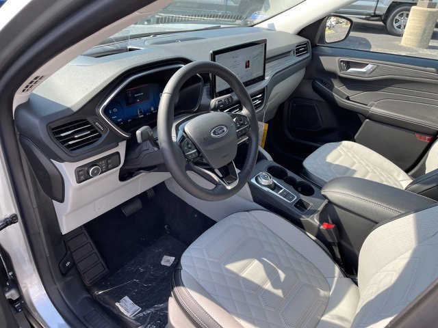 Certified 2024 Ford Escape SE w/ PHEV Premium Package image 10