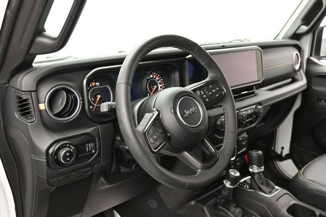 Used 2025 Jeep Gladiator Sport AWD/4WD image 14