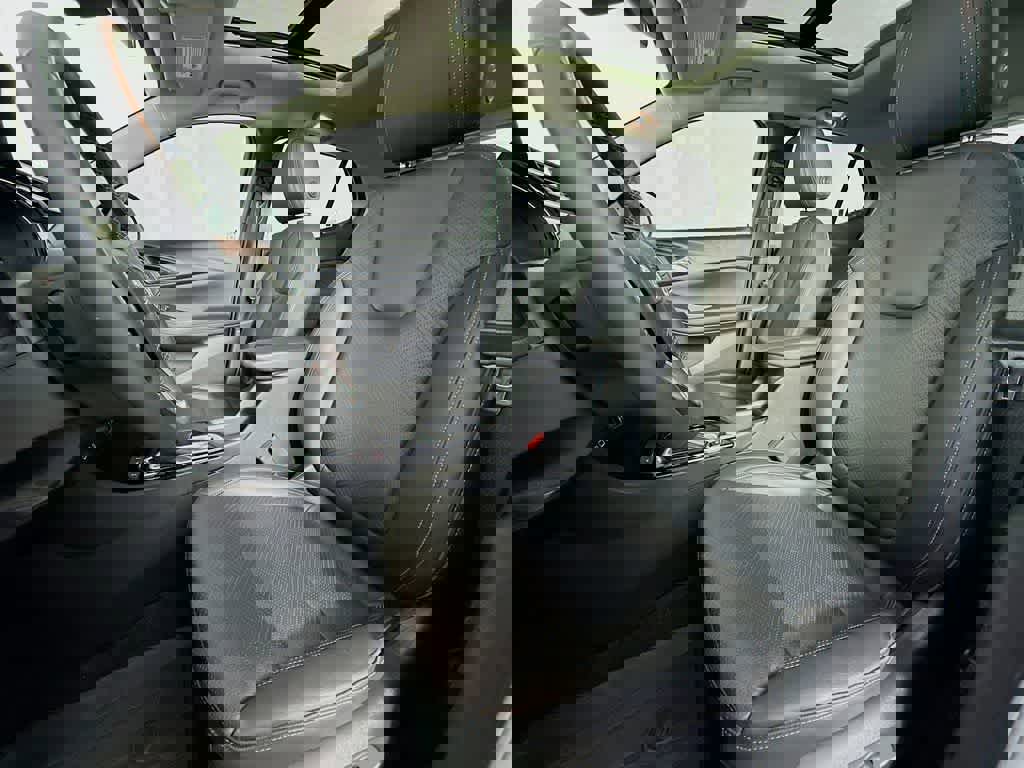 Used 2022 Buick Encore GX Essence w/ Experience Buick Package image 12