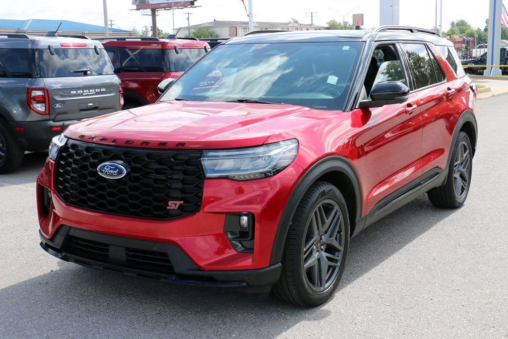 Certified 2025 Ford Explorer ST AWD/4WD image 2