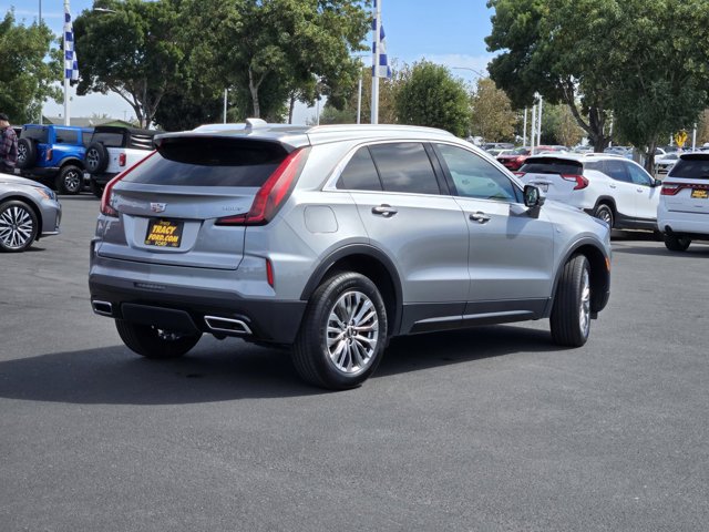 Used 2025 Cadillac XT4 Premium Luxury FWD image 4