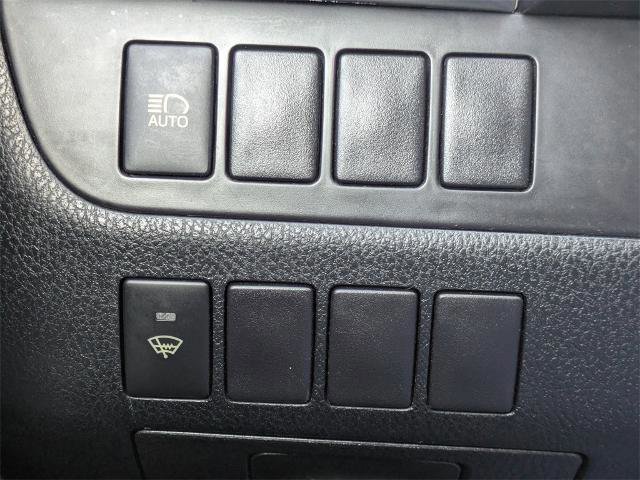 Used 2017 Toyota Highlander LE image 25