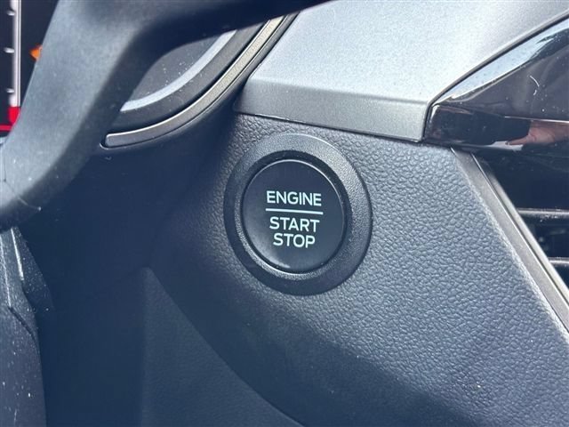Certified 2025 Ford Escape Active FWD image 23