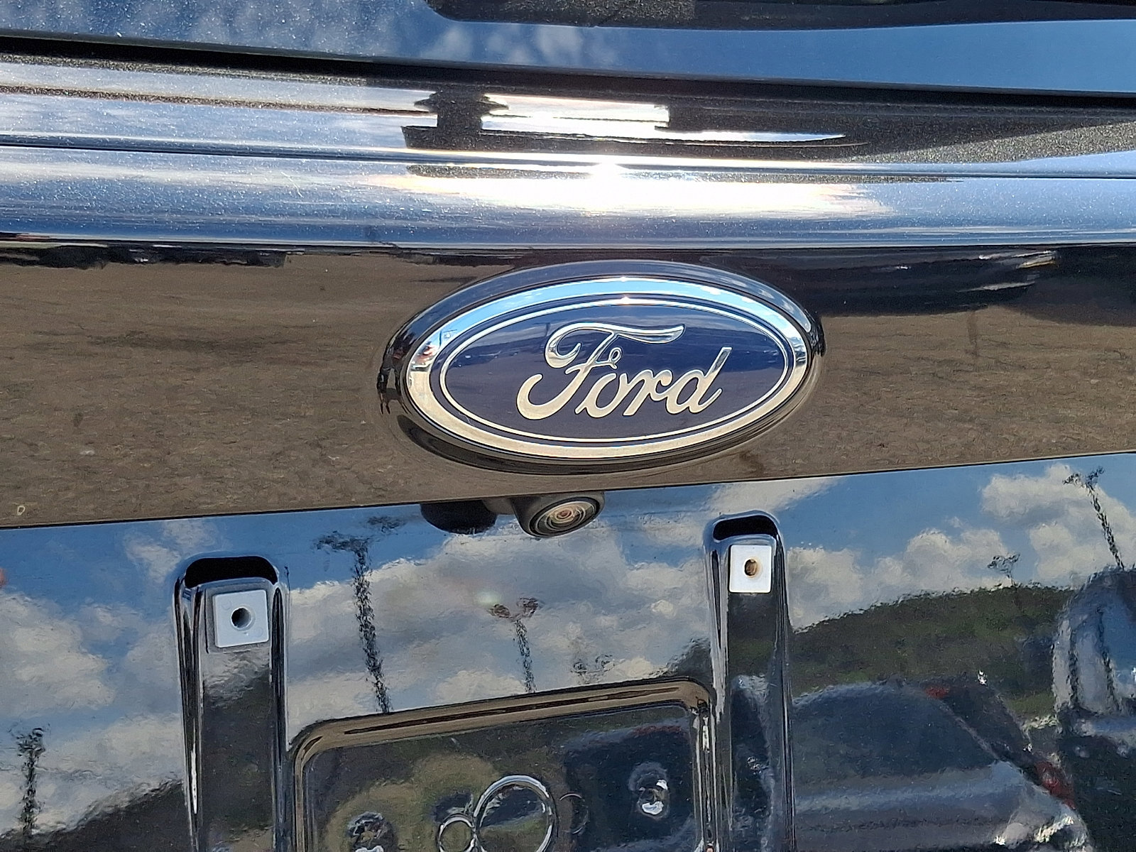 Certified 2019 Ford Escape Titanium AWD/4WD image 29