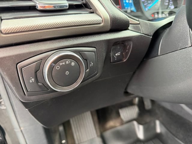 Certified 2018 Ford Fusion SE w/ Fusion SE Technology Package FWD image 7