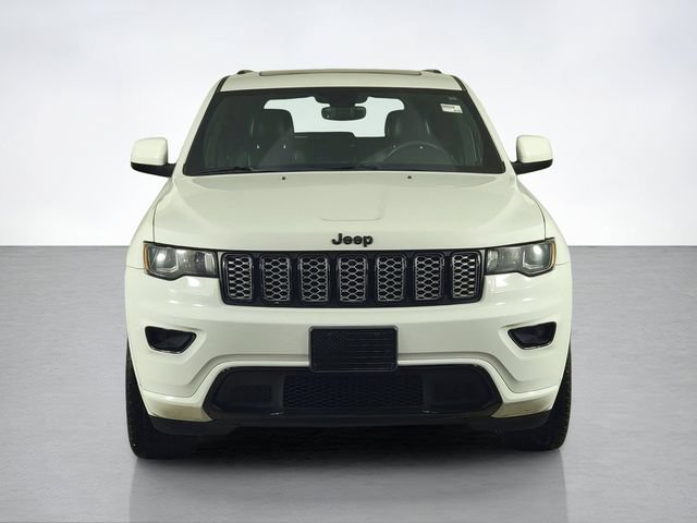 Used 2018 Jeep Grand Cherokee Altitude AWD/4WD image 8