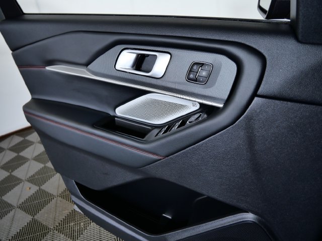 Certified 2025 Ford Explorer ST AWD/4WD image 29