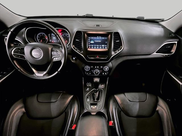 Used 2019 Jeep Cherokee Latitude Plus w/ Cold Weather Group AWD/4WD image 14