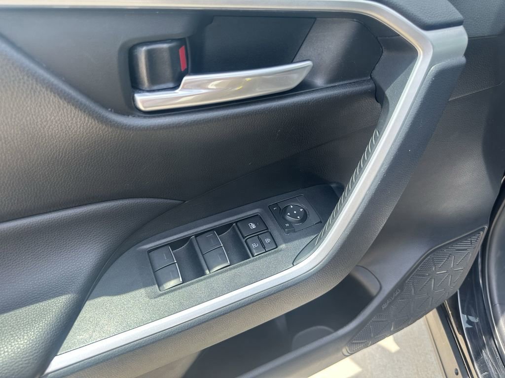 Used 2023 Toyota RAV4 XLE image 8