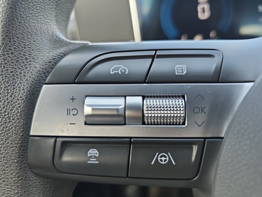 Used 2025 Hyundai Sonata SEL FWD image 16
