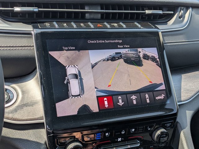 Used 2023 Jeep Grand Cherokee Limited w/ Luxury Tech Group II AWD/4WD image 22