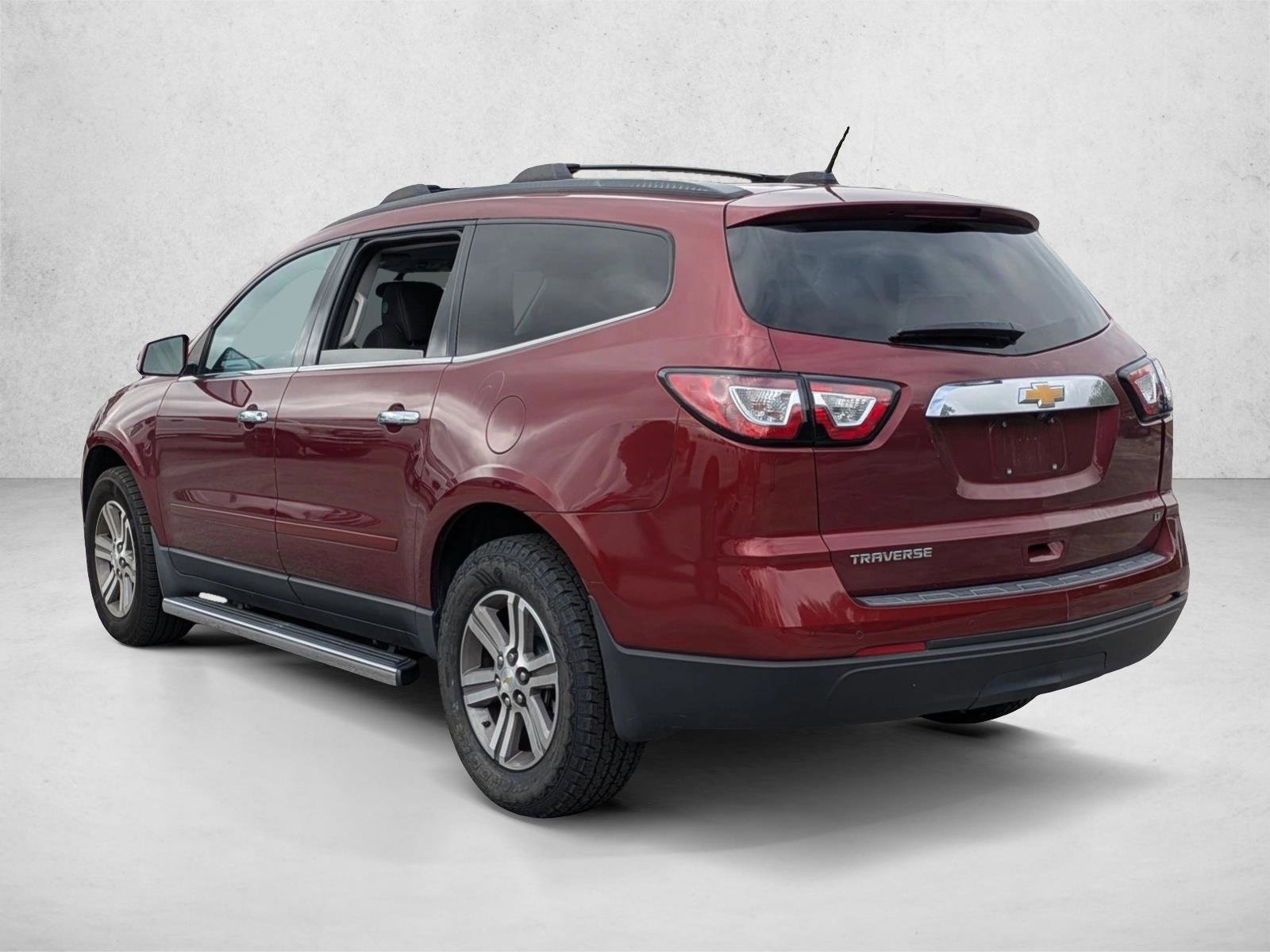 Used 2017 Chevrolet Traverse LT w/ LPO, 'HIT The Road' Package FWD image 7