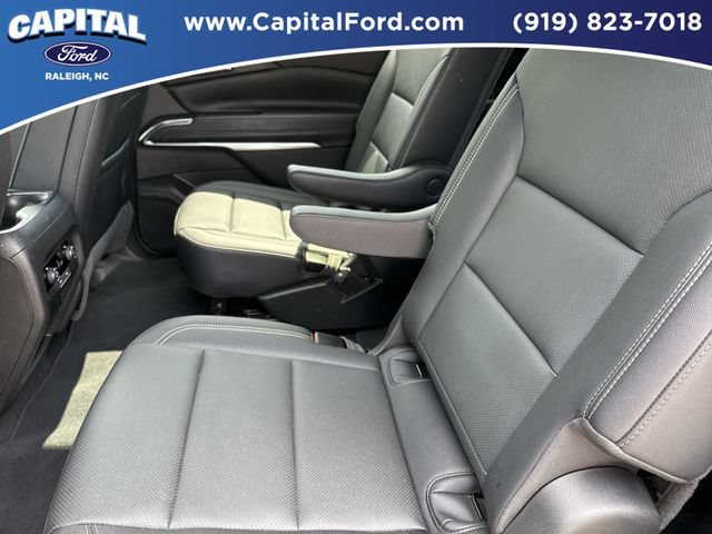 Used 2025 Chevrolet Traverse LT w/ Midnight/Sport Edition FWD image 18