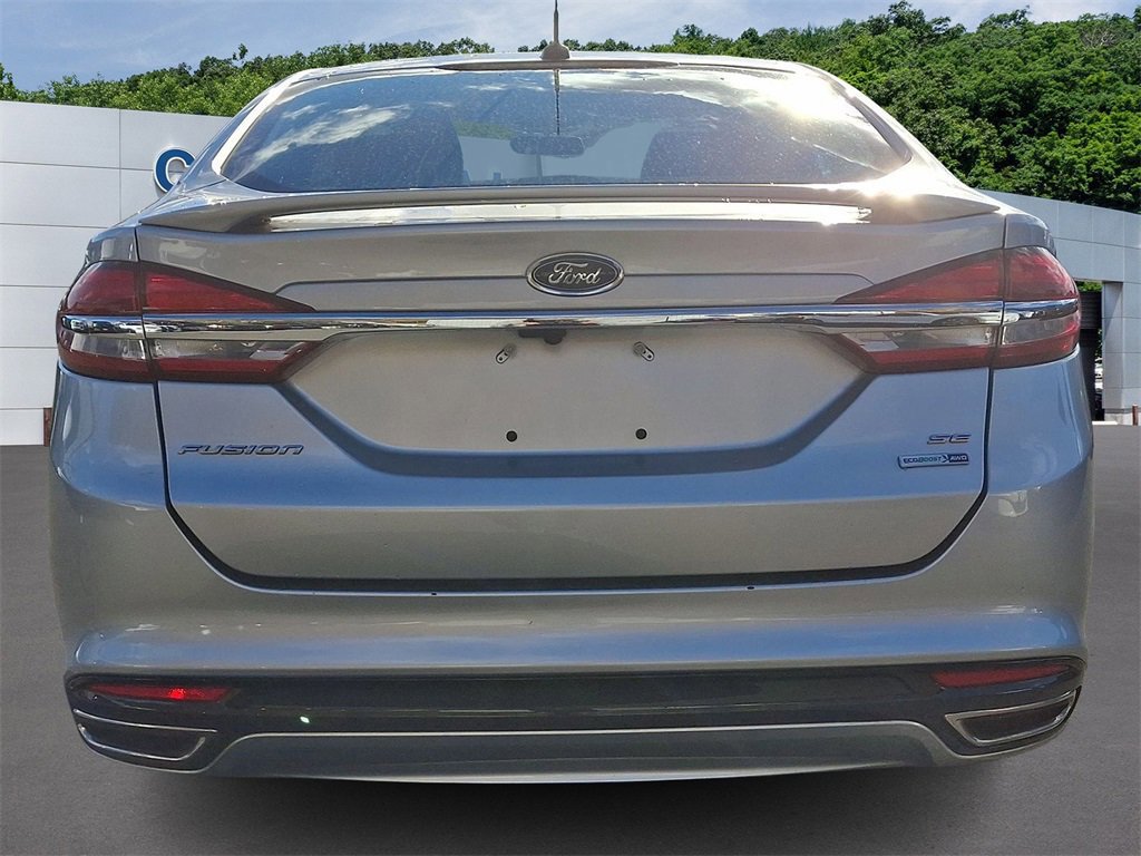 Certified 2018 Ford Fusion SE w/ Equipment Group 201A image 3