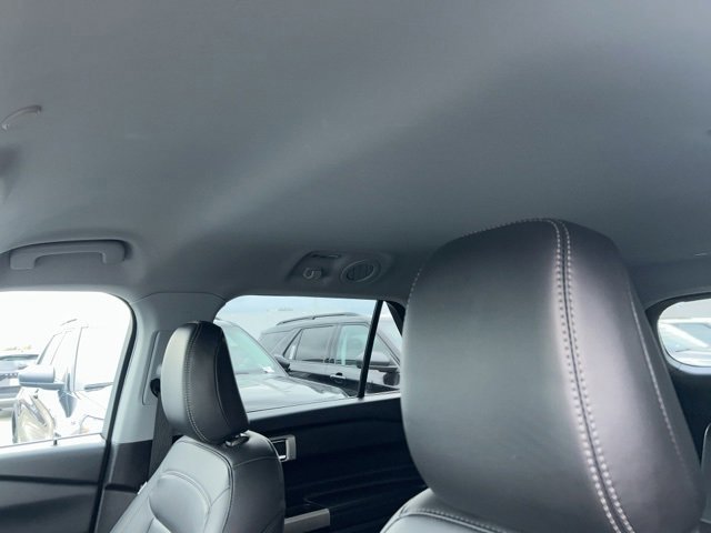 Certified 2022 Ford Explorer XLT w/ Equipment Group 202A image 18