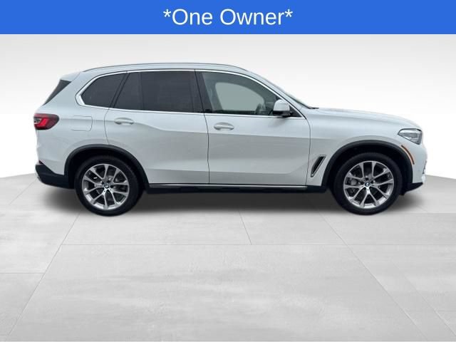 Used 2022 BMW X5 xDrive40i w/ Premium Package AWD/4WD image 2