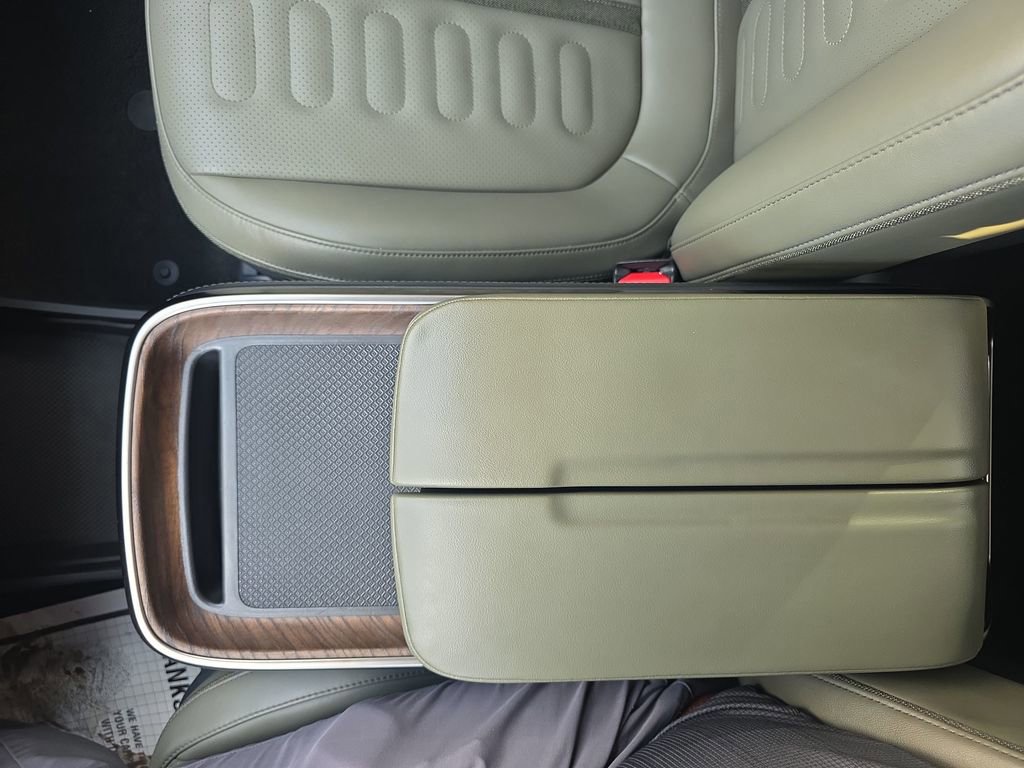 Used 2022 Rivian R1T Adventure image 35