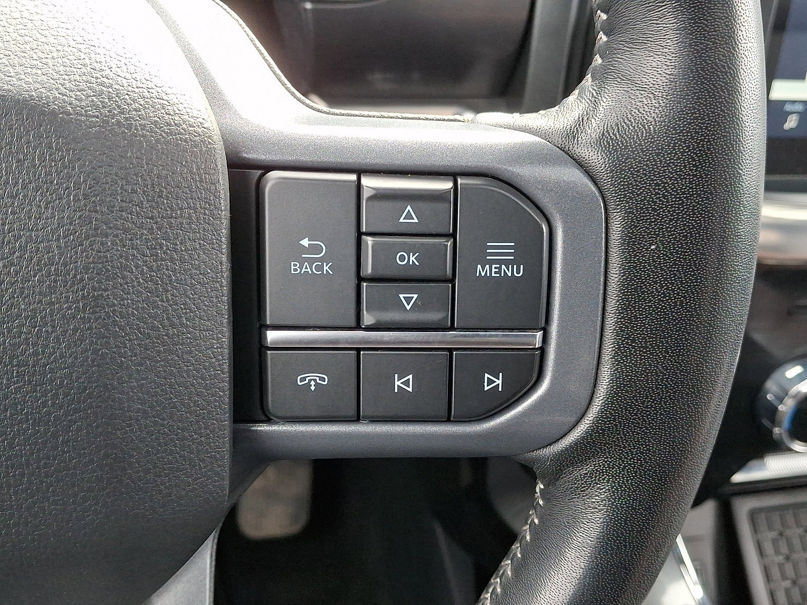 Certified 2023 Ford F150 Lariat w/ Equipment Group 502A High image 30