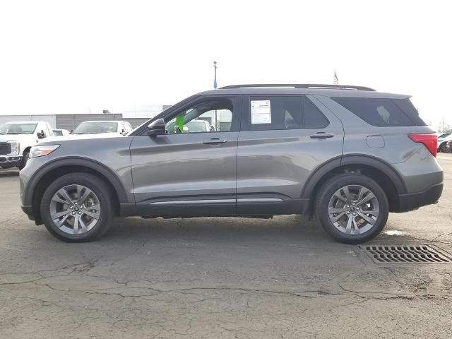 Certified 2023 Ford Explorer XLT w/ Equipment Group 202A image 2