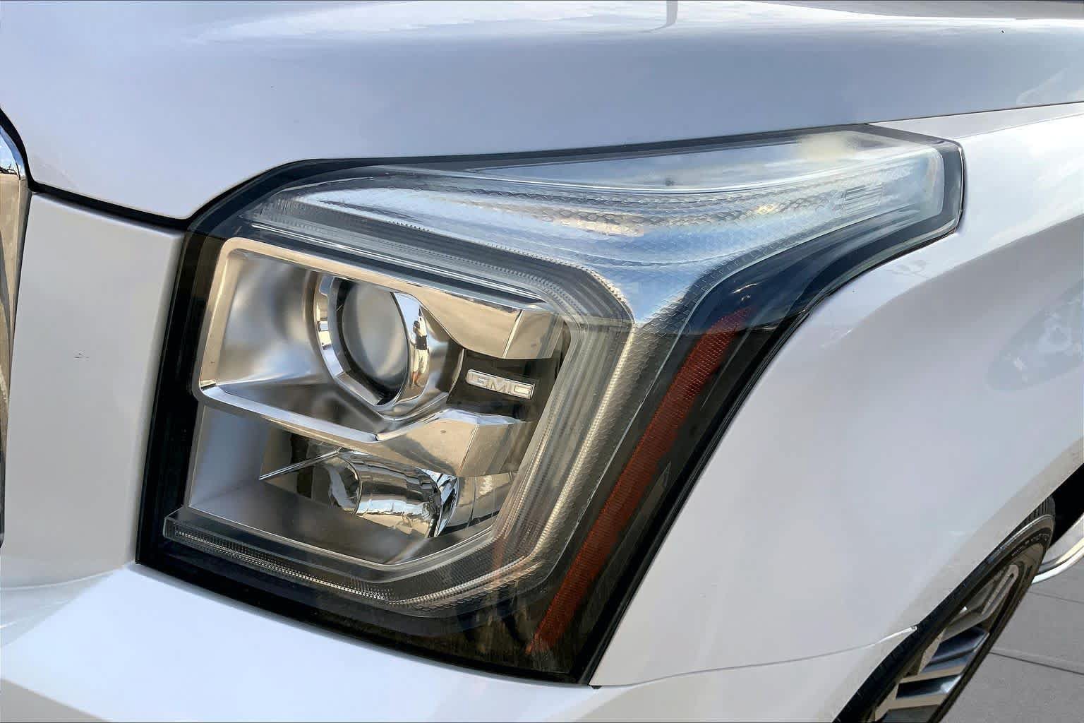 Used 2018 GMC Yukon SLT w/ Premium Edition RWD image 28