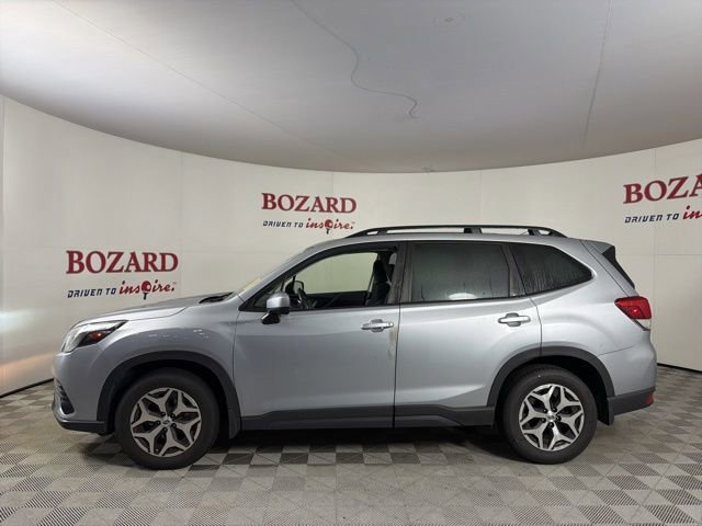 Used 2023 Subaru Forester Premium AWD/4WD image 2