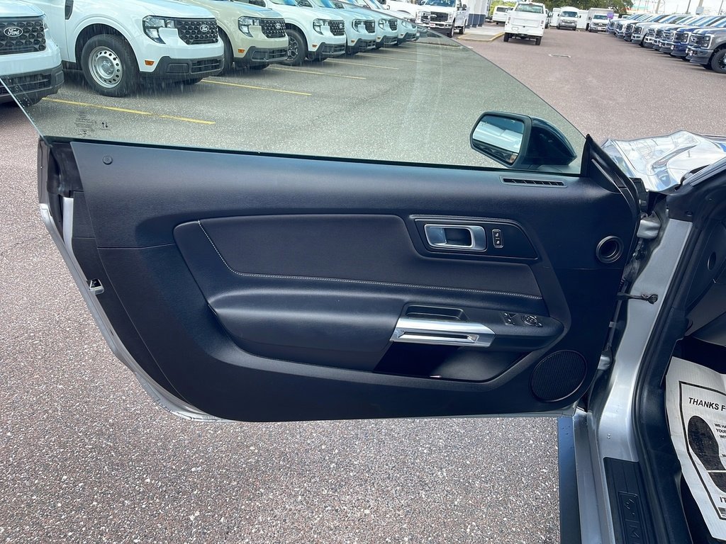 Certified 2022 Ford Mustang Coupe w/ Black Accent Package image 8