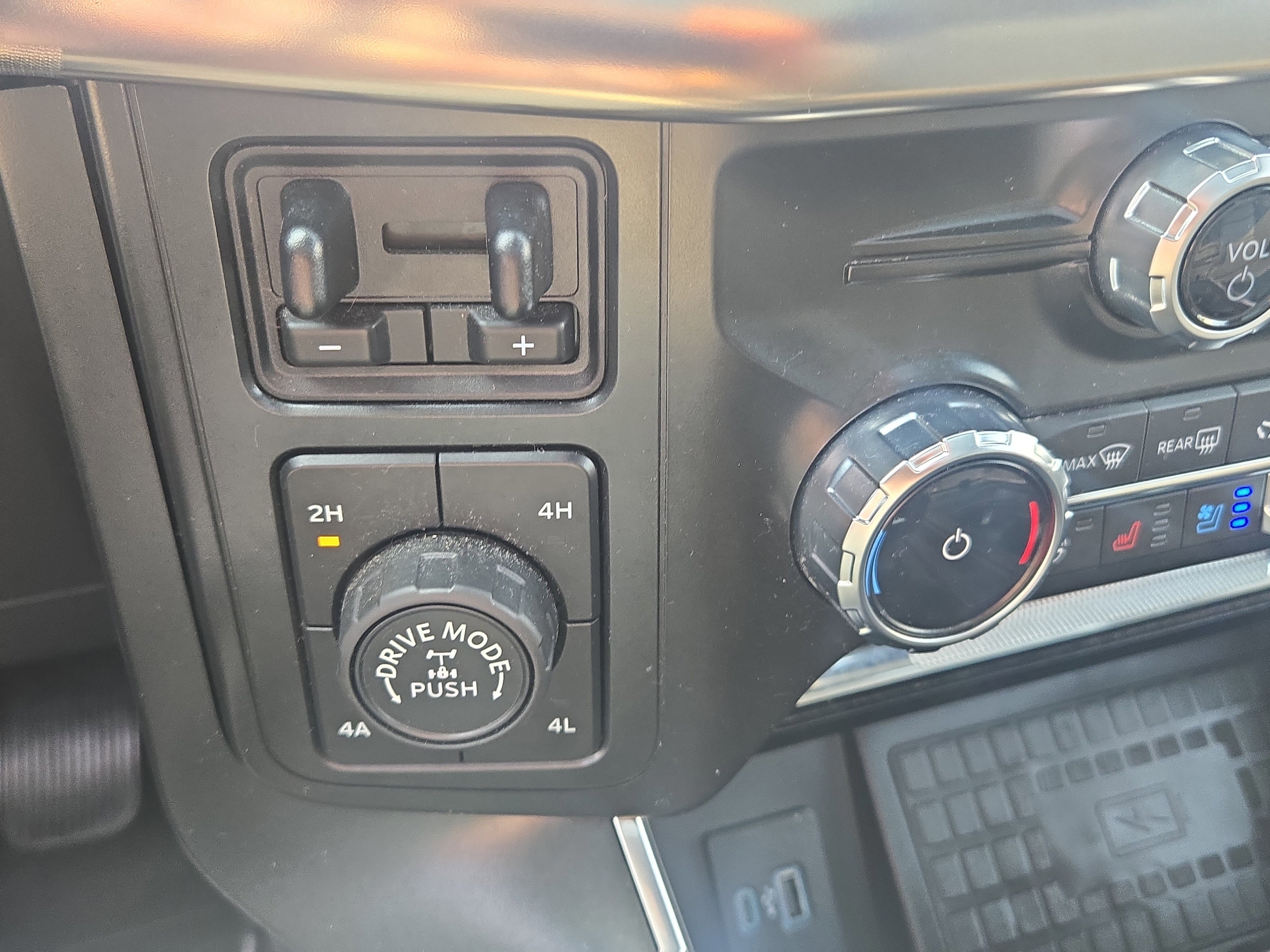 Certified 2022 Ford F150 Raptor w/ Equipment Group 801A High image 39